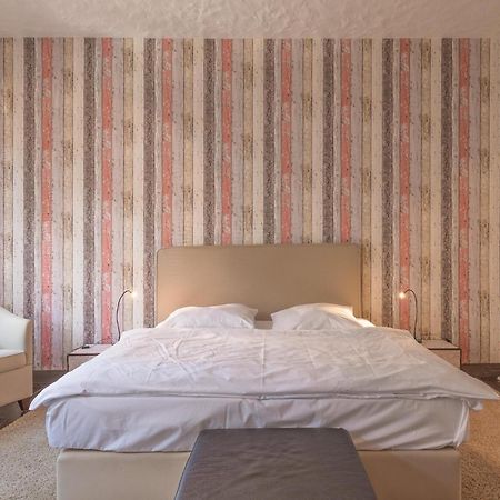 Lodge Am Oxenweg - Zimmer 1 ฮูซุม ภายนอก รูปภาพ